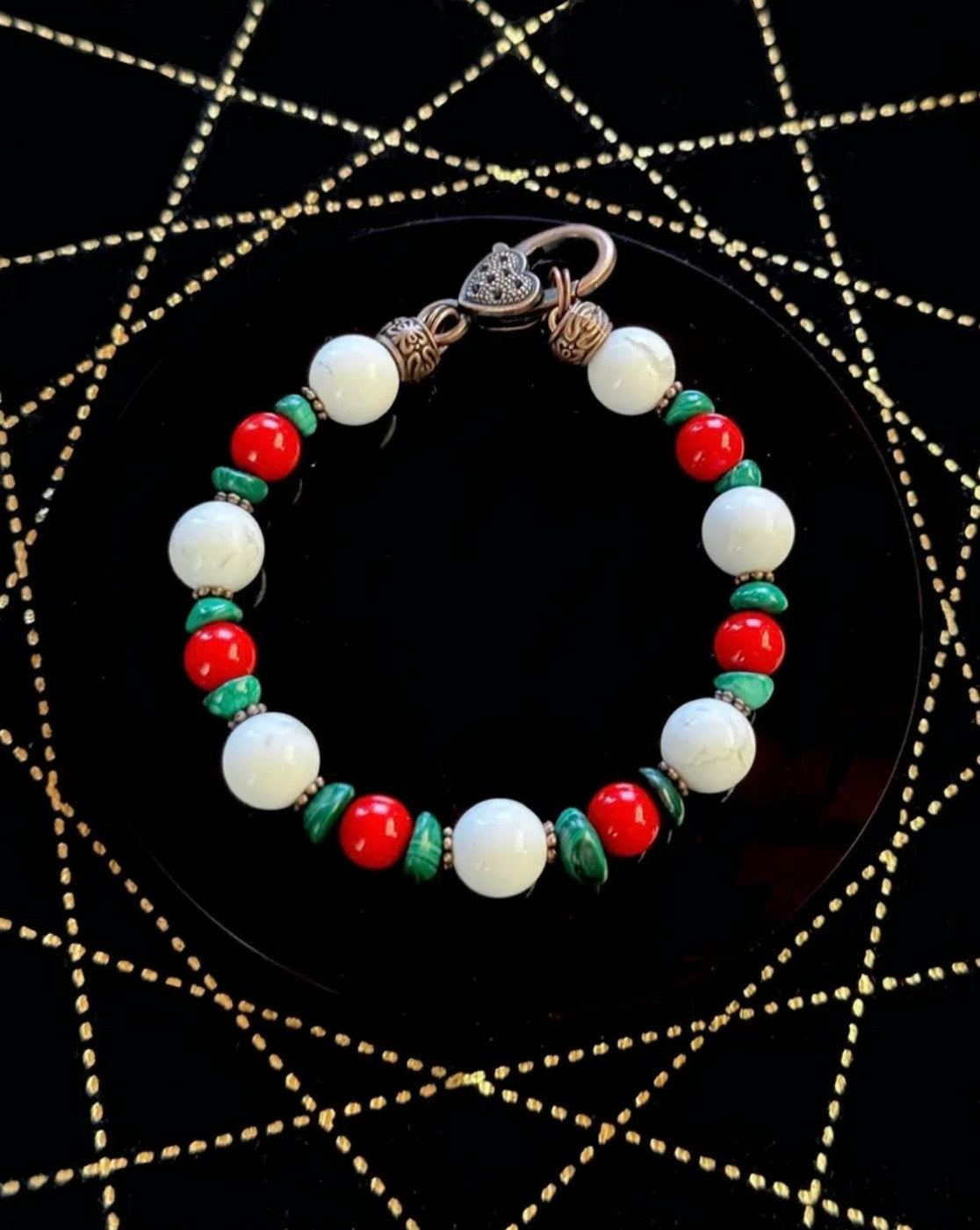 HOWLITE, RED CORAL & MALACHITE BRACELET SIZE 7.5”
