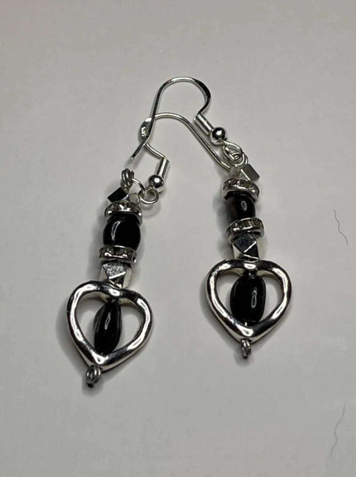 GARNET HEART FRAME EARRINGS