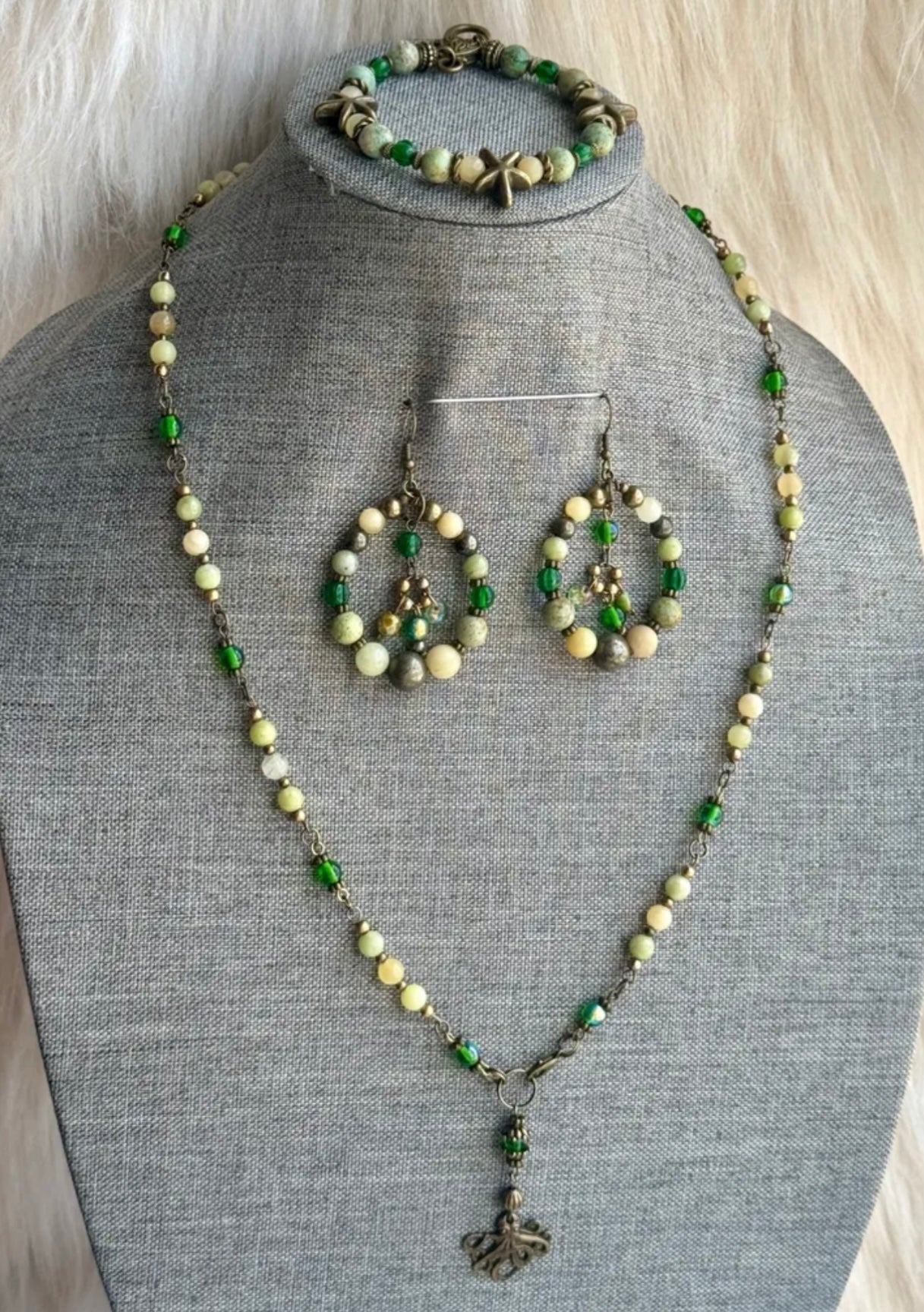 AZURITE, PYRITE, JADE, AGATE & GLASS JEWELRY SET