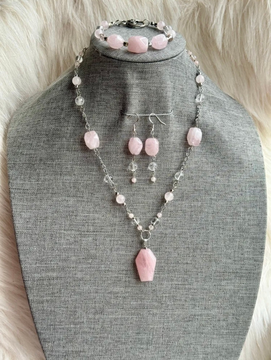 ROSE & CLEAR QUARTZ NECKLACE EARRINGS & BRACELET SET